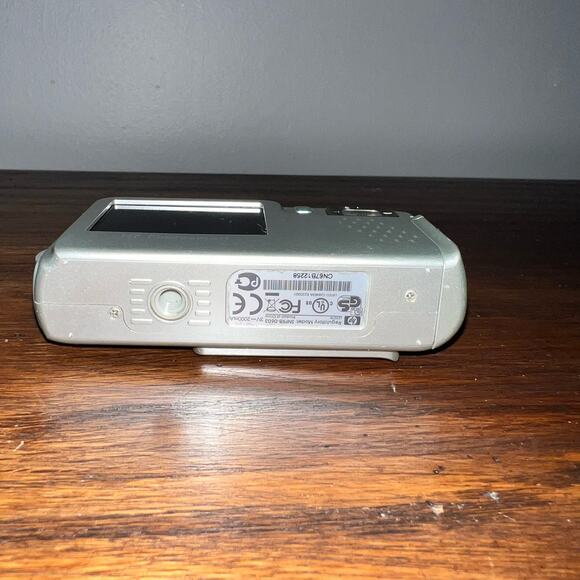 Digital Camera HP Photosmart E427 / digital camera. 6.0 megapixels 2"LCD silver - Picture 5 of 7